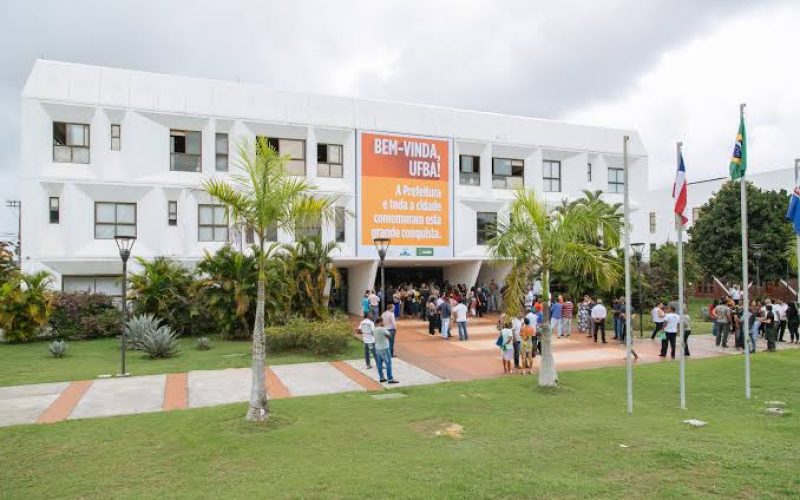 Parceria entre Prefeitura e UFBA busca transformar Camaçari em referência de inovação tecnológica e científica