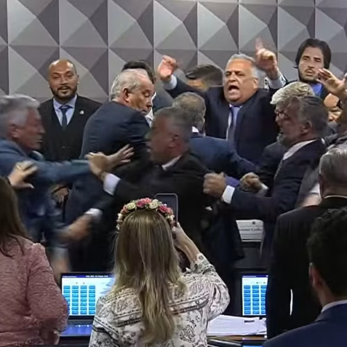CPMI do INSS aprova quebra de sigilo de filho de Lula e sessão termina em tumulto