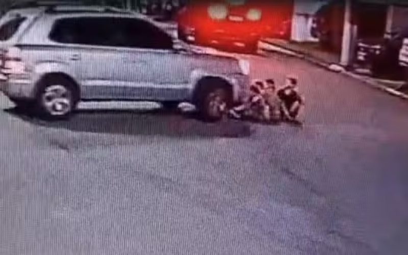 Quatro crianças atropeladas em condomínio em Guarulhos