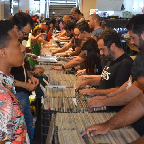 Feira do Vinil acontece neste sábado no Shopping Center Lapa