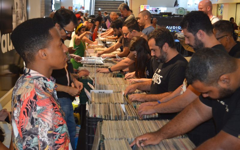 Feira do Vinil acontece neste sábado no Shopping Center Lapa