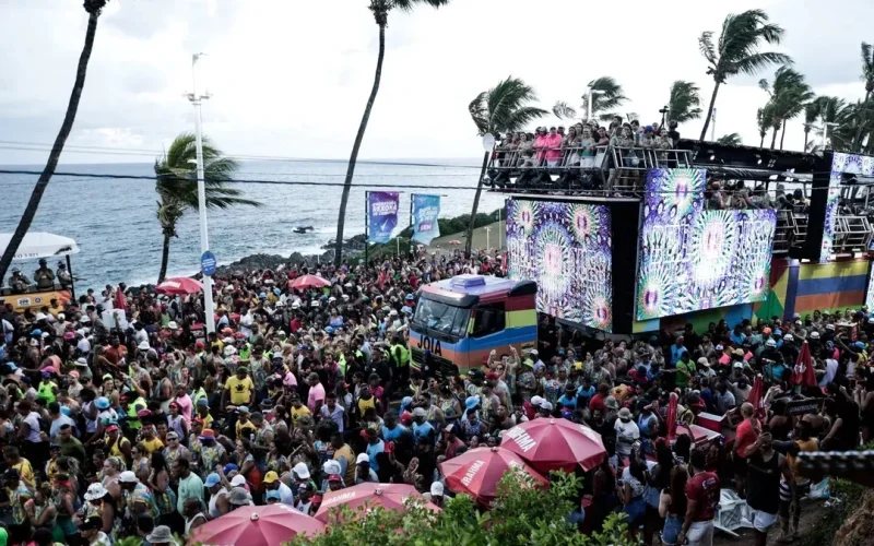 Carnaval de Salvador 2026 encerra edição marcada por encontros, polêmicas e projeção internacional