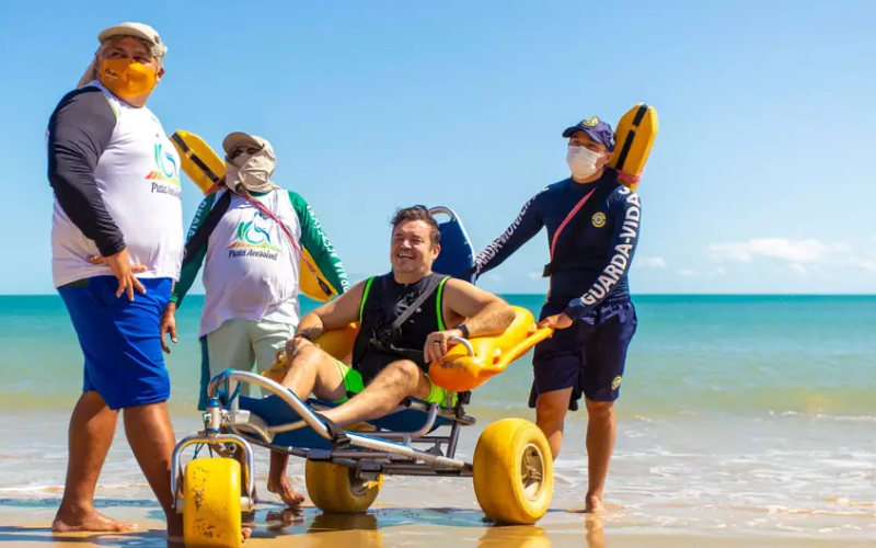 Brasil amplia opções de praias e parques acessíveis para pessoas com deficiência