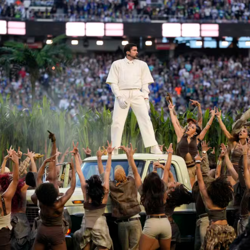 Bad Bunny Brilha no Super Bowl e Faz Manifesto Poderoso