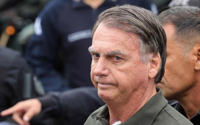 Gilmar Mendes rejeita pedido de prisão domiciliar feito em favor de Bolsonaro