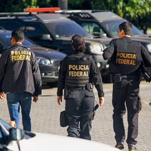Operação da PF investiga facção por tráfico e cooptação de servidores no sul da Bahia