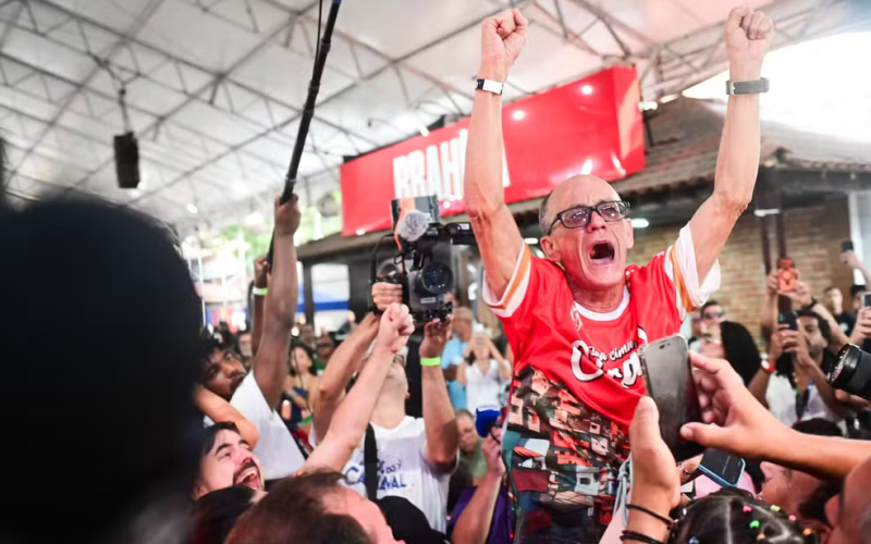 Viradouro conquista seu quarto título do carnaval com homenagem ao Mestre Ciça