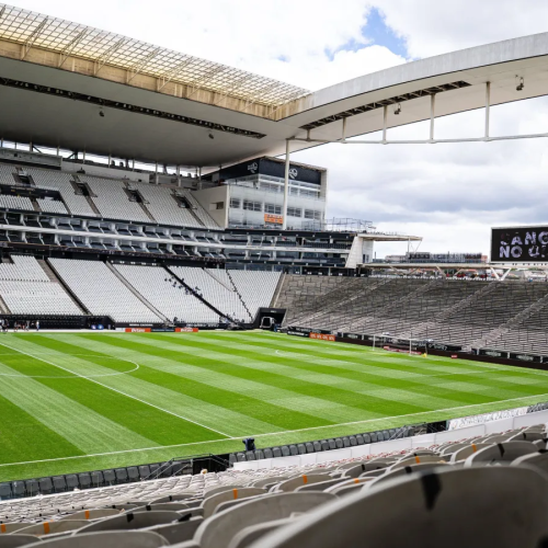 Bloqueio financeiro afeta pagamentos da Arena do Corinthians após intervenção em gestora de fundos