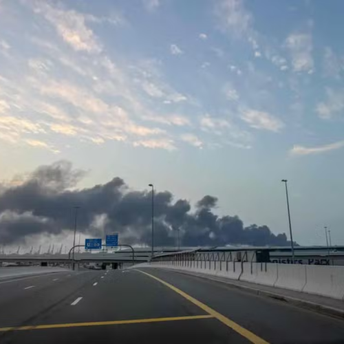 Mísseis no paraíso: ataques do Irã levam tensão e cancelamentos de voos a Dubai e Abu Dhabi