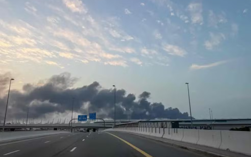 Mísseis no paraíso: ataques do Irã levam tensão e cancelamentos de voos a Dubai e Abu Dhabi