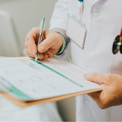 Metade dos cursos de Medicina da Bahia sofre punições após resultado insatisfatório em avaliação nacional