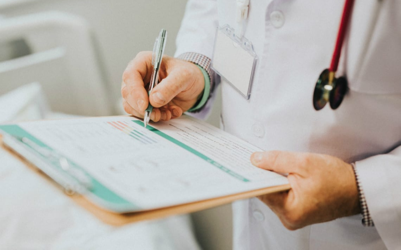 Metade dos cursos de Medicina da Bahia sofre punições após resultado insatisfatório em avaliação nacional
