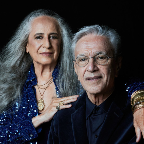 Caetano Veloso e Maria Bethânia conquistam Grammy com álbum ao vivo