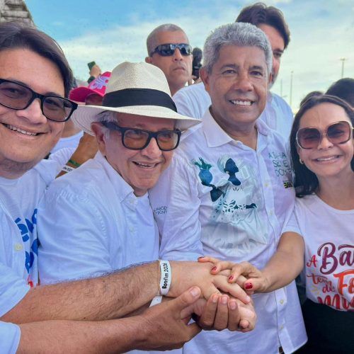 Imagem de Caetano, prefeito de Camaçari