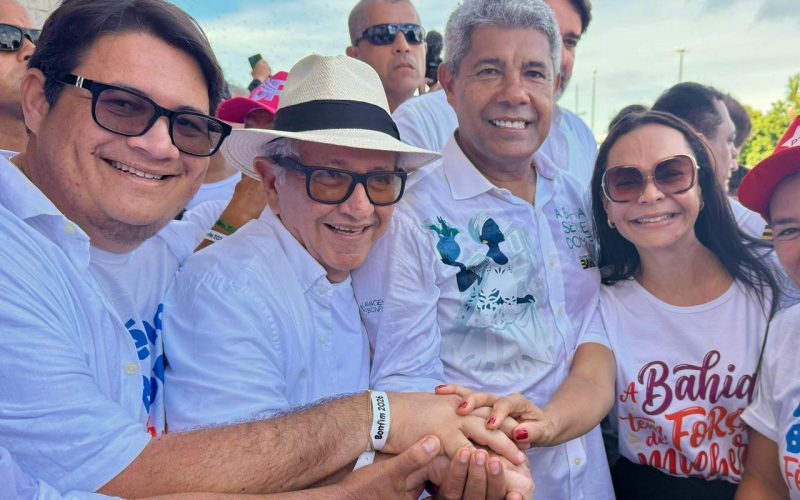 Imagem de Caetano, prefeito de Camaçari