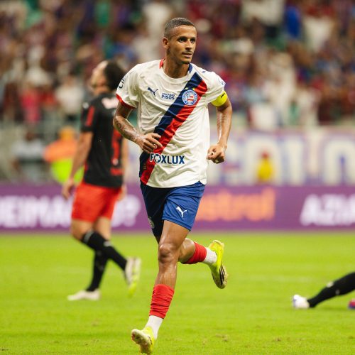 Bahia supera Bragantino com atuação destacada de Luciano Juba