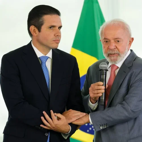 Lula, Boulos e presidente da Câmara articulam debate sobre fim da escala 6×1