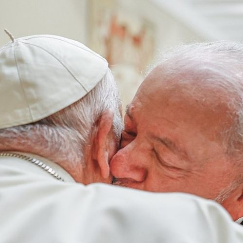 Lula presta homenagem ao papa Francisco um ano após sua morte