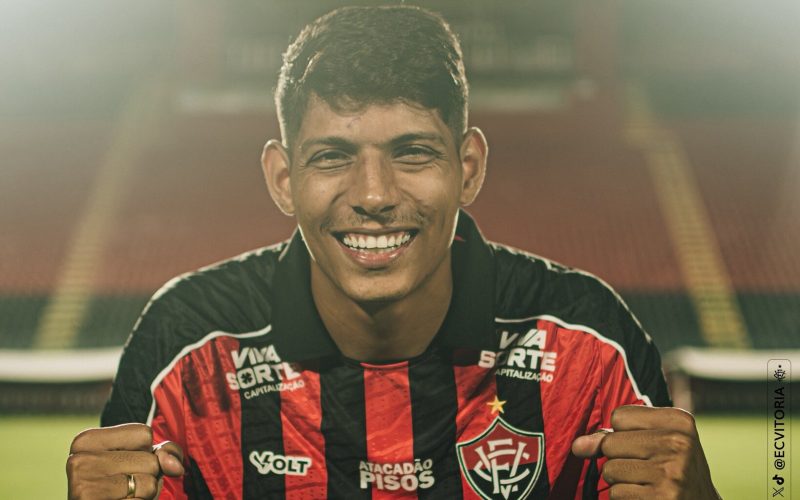 Zé Vitor é regularizado e viaja com o Vitória para Porto Alegre